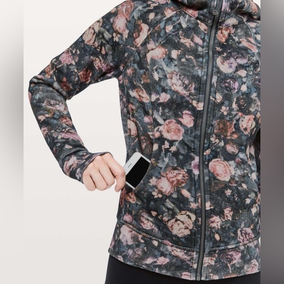 Lululemon Scuba Hoodie Light Cotton Fleece
Frosted Rose Multi - Picture 4 of 14